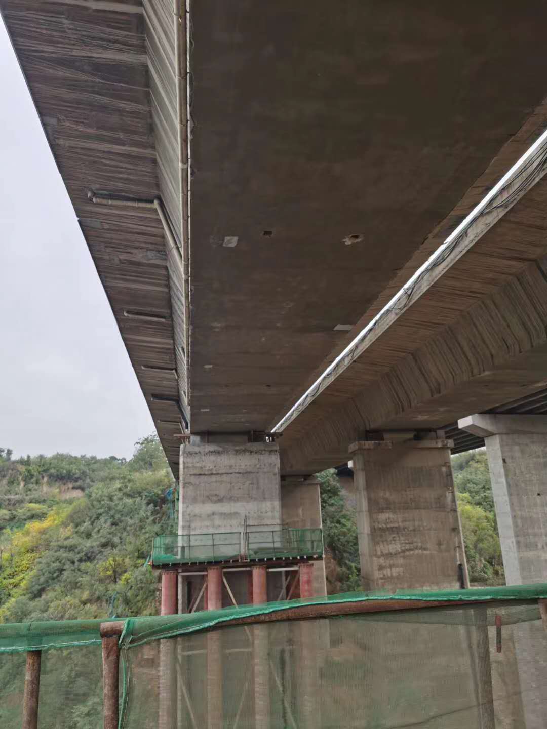 黄石桥梁加固前制定可行设计方案图并用对施工方法